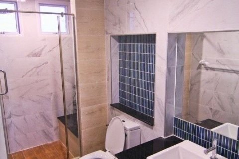 Таунхаус в Пхракханонге, Бангкок, Таиланд с 4 спальнями № 154488 - фото 20