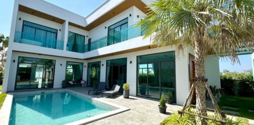 Maison à Pattaya, Thaïlande 4 chambres № 117163