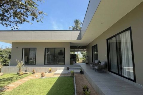 Вилла в Сураттхани, Таиланд с 3 спальнями  № 172911 - фото 2