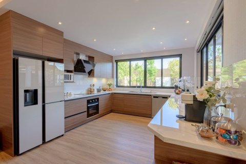 House in Chiang Mai, Thailand 4 bedrooms № 150368 - photo 12