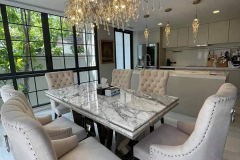 Вилла в Ваттхане, Бангкок, Таиланд с 4 спальнями  № 133903 - фото 19