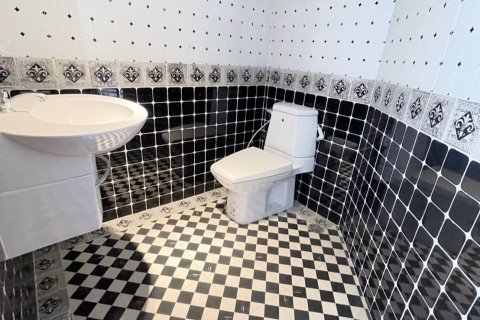 Condo à Samut Prakan, Thaïlande, 2 chambres  № 135820 - photo 4