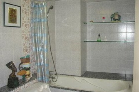 Studio in the Condo in Khlong Toei, Bangkok, Thailand № 135817 - photo 2