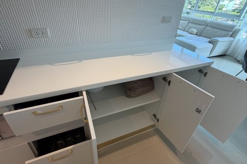 Condo in Kathu, Thailand, 2 bedrooms  № 156877 - photo 17