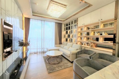 Кондоминиум с 2 спальнями в Кхлонг Сане, Бангкок, Таиланд № 133757 - фото 1