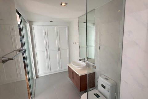 Condo in Hua Hin, Thailand, 2 bedrooms  № 145330 - photo 16