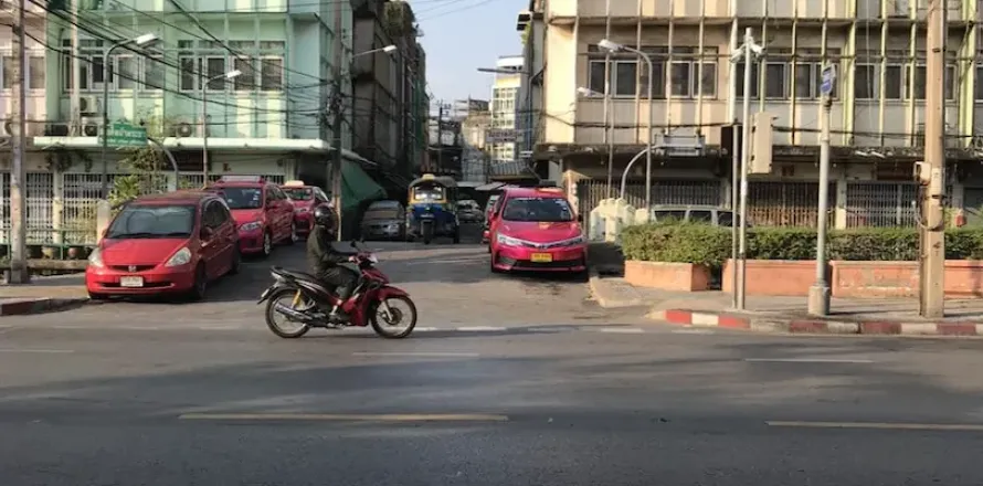 Таунхаус в Кхлонг Сане, Бангкок, Таиланд с 5 спальнями  № 172064