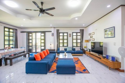 Дом в Ханг Донге, Таиланд с 3 спальнями  № 145023 - фото 1