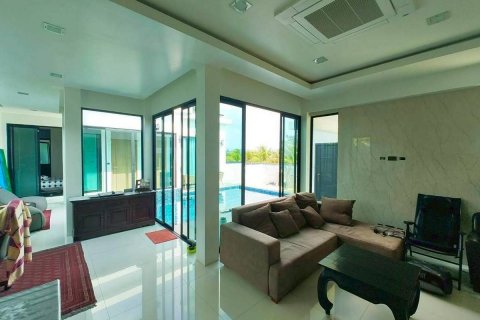 Villa in Phuket, Thailand 4 bedrooms № 145019 - photo 14
