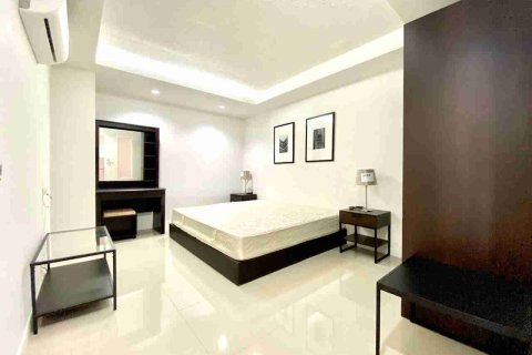Condo in Bangkok, Thailand, 2 bedrooms № 183627 - photo 5