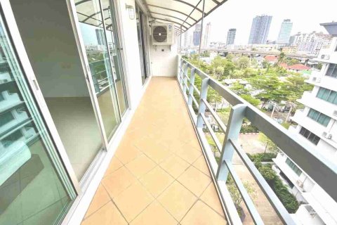 Condo in Bangkok, Thailand, 2 bedrooms № 183627 - photo 6