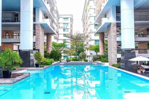 Condo in Bangkok, Thailand, 2 bedrooms № 183627 - photo 2