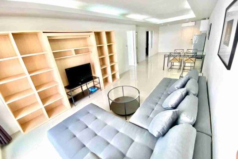 Condo in Bangkok, Thailand, 2 bedrooms № 183627 - photo 8