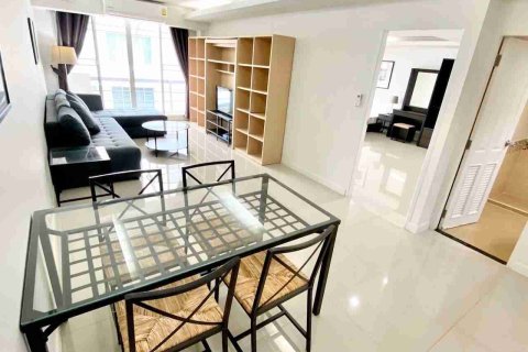 Condo in Bangkok, Thailand, 2 bedrooms № 183627 - photo 9