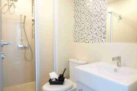 Condo in Bangkok, Thailand, 2 bedrooms № 183623 - photo 8