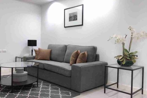 Condo in Bangkok, Thailand, 2 bedrooms  № 183625 - photo 5