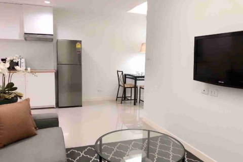 Condo in Bangkok, Thailand, 2 bedrooms  № 183625 - photo 6
