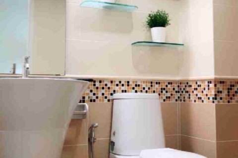 Condo in Bangkok, Thailand, 2 bedrooms  № 183625 - photo 12