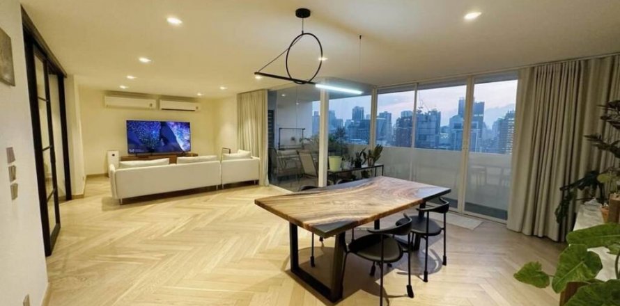 Condo in Bangkok, Thailand, 2 bedrooms  № 114935