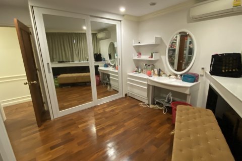 Condo à Khlong Toei, Bangkok, Thaïlande, 3 chambres № 200802 - photo 8