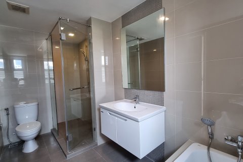 Condo à Watthana, Bangkok, Thaïlande, 2 chambres № 200799 - photo 3