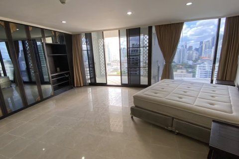 Condo in Watthana, Bangkok, Thailand, 6 bedrooms № 200805 - photo 14