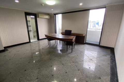 Condo in Watthana, Bangkok, Thailand, 6 bedrooms № 200805 - photo 13