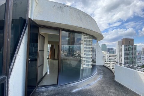 Condo in Watthana, Bangkok, Thailand, 6 bedrooms № 200805 - photo 7
