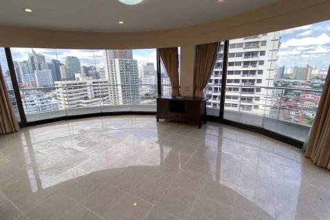 Condo in Watthana, Bangkok, Thailand, 6 bedrooms № 200805 - photo 19