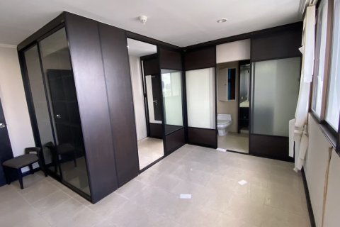 Condo in Watthana, Bangkok, Thailand, 6 bedrooms № 200805 - photo 15