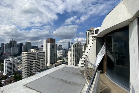 Condo in Watthana, Bangkok, Thailand, 6 bedrooms № 200805 - photo 4