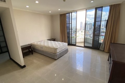 Condo in Watthana, Bangkok, Thailand, 6 bedrooms № 200805 - photo 16