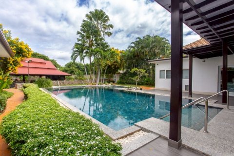 Villa in Hua Hin, Thailand 5 bedrooms № 168319 - photo 3