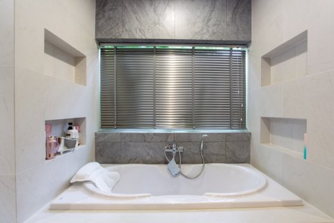 Villa in Hua Hin, Thailand 5 bedrooms № 168319 - photo 24