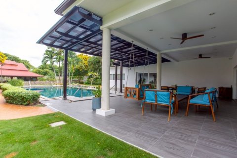 Villa in Hua Hin, Thailand 5 bedrooms № 168319 - photo 4