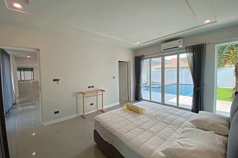 Villa in Hua Hin, Thailand 3 bedrooms № 168285 - photo 12