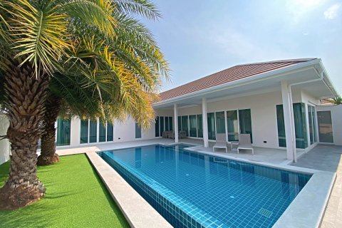 Villa in Hua Hin, Thailand 3 bedrooms № 168285