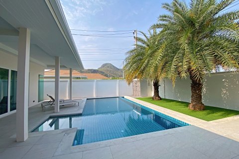 Villa in Hua Hin, Thailand 3 bedrooms № 168285 - photo 4