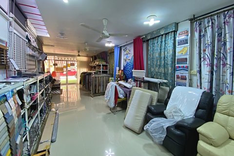 Коммерческая недвижимость в Хуа Хине, Таиланд  № 168321 - фото 2