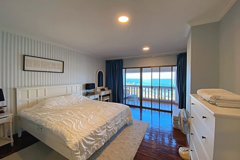 Condo in Hua Hin, Thailand, 2 bedrooms  № 168287 - photo 10