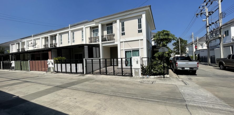 Townhouse à Samut Prakan, Thaïlande 3 chambres № 141949