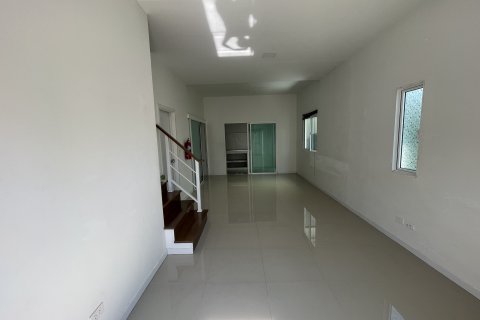 Townhouse à Samut Prakan, Thaïlande 3 chambres № 141949 - photo 6