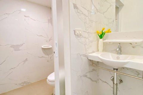 Townhouse à Bang Khen, Bangkok, Thaïlande 5 chambres № 141950 - photo 23