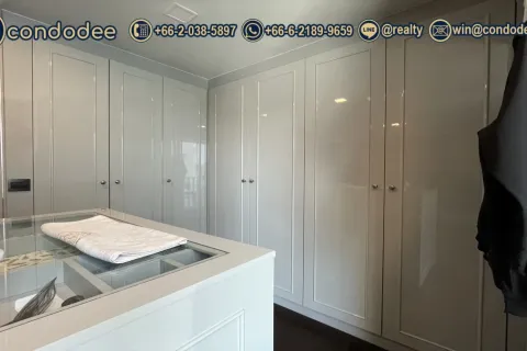 Condo à Sathon, Bangkok, Thaïlande, 3 chambres  № 201076 - photo 10