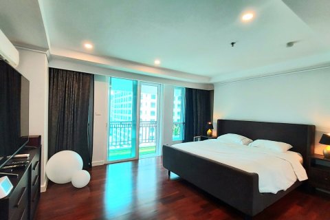 Condo à Watthana, Bangkok, Thaïlande, 2 chambres № 201074 - photo 13