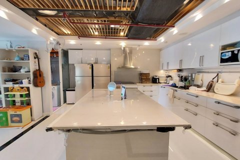 Condo à Watthana, Bangkok, Thaïlande, 3 chambres № 201077 - photo 9