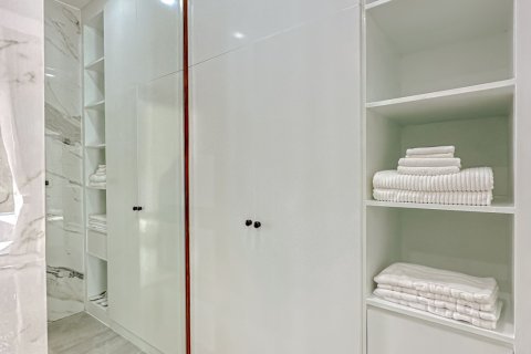 Villa in Phuket, Thailand 4 bedrooms № 141624 - photo 13