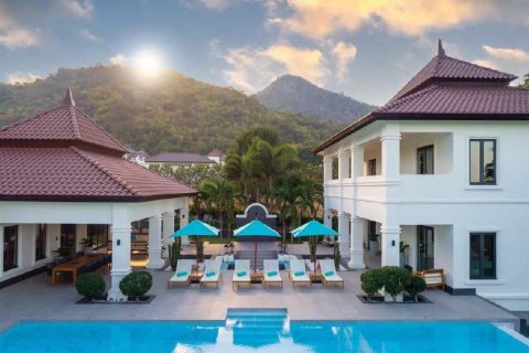 Villa à Hua Hin, Thaïlande 5 chambres № 137617