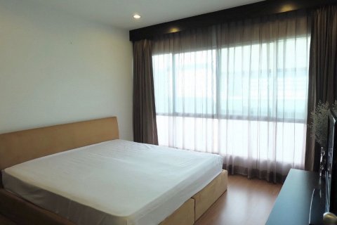 Condo à Chatuchak, Bangkok, Thaïlande, 2 chambres  № 139758 - photo 6
