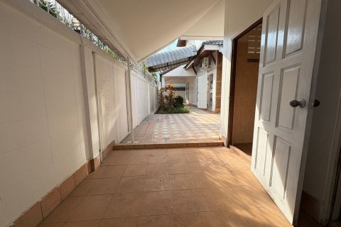 Дом в Паттайе, Таиланд с 9 комнатами  № 164042 - фото 17